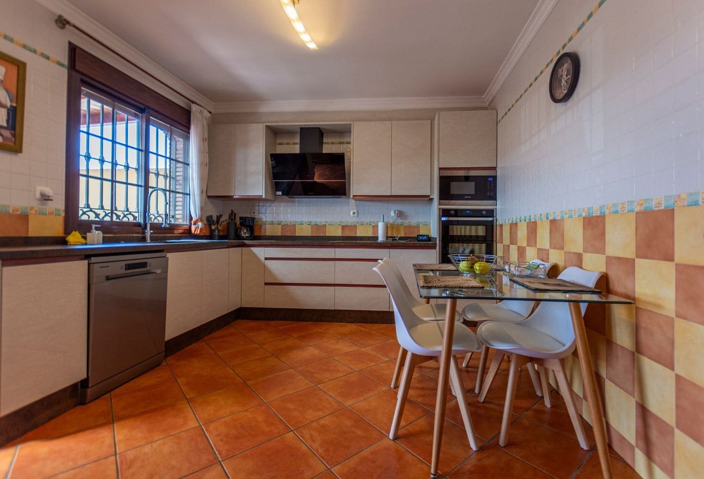 Chalet con nave multifuncional en Puerto de la Torre — foto 11
